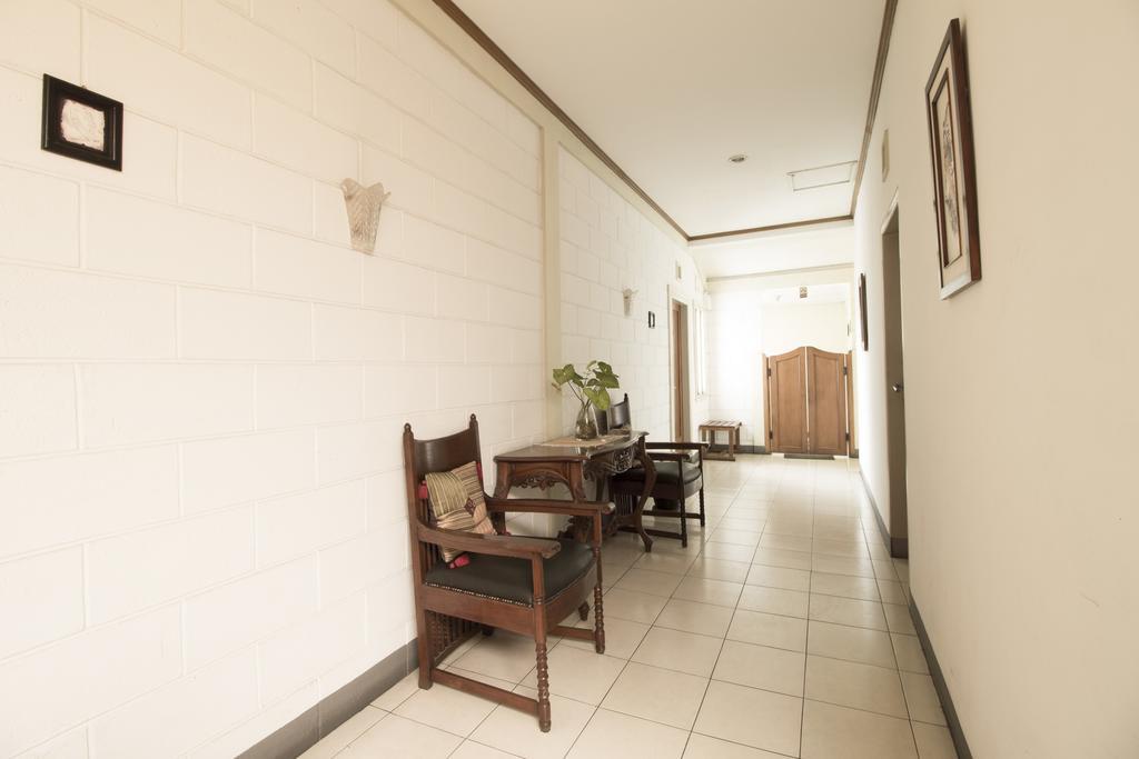 Reddoorz @ Setrasari Hotel Бандунг Екстериор снимка