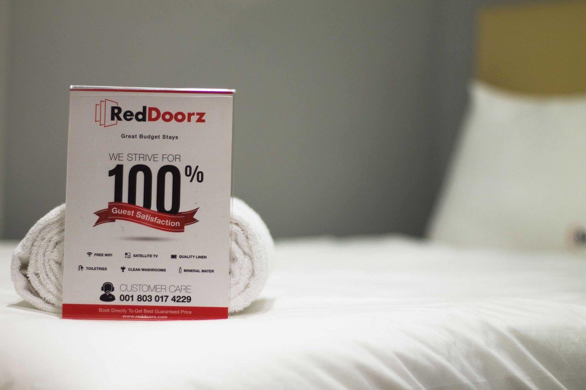 Reddoorz @ Setrasari Hotel Бандунг Екстериор снимка